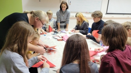 Ustvarjalna delavnica »Sladko srce« ob Valentinovem v Postojni.