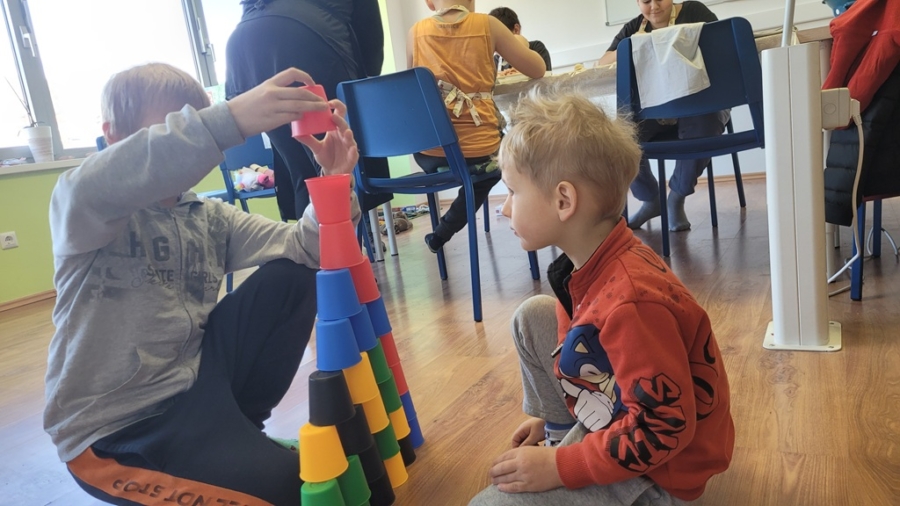 Otroci, igra in občutek »svojega« — tudi daleč od doma 1