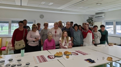 Pomlad, ki povezuje medkulturni dogodek v Postojni