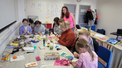 Mostovi skupnosti – Velikonočno barvanje pirhov